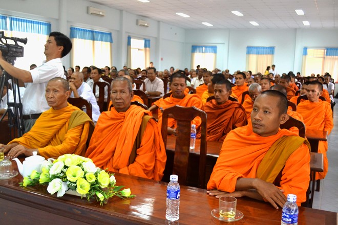 An Giang province: Tri Ton district holds Khmer New Year meeting